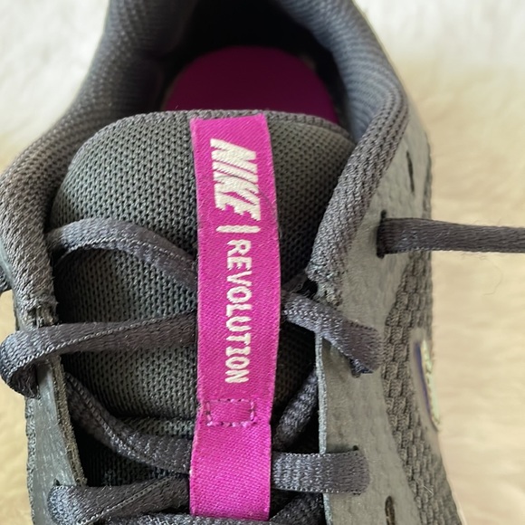 Nike Revolution 5 (GS) Black/Multi Girl's Running Shoes-Size 4.5 Y - Picture 3 of 8